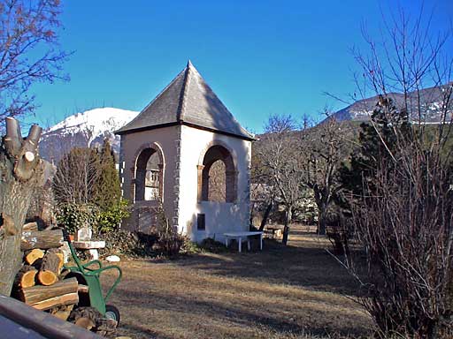 Une chapelle dans une propriété de Baratier