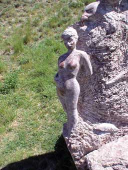 Mont-Dauphin : Femme nue